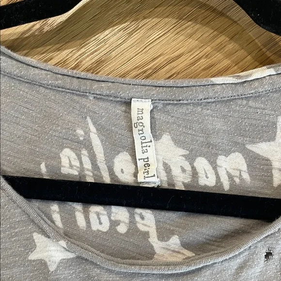 Magnolia Pearl Gray Star Short Sleeve Tee - Picture 2 of 4